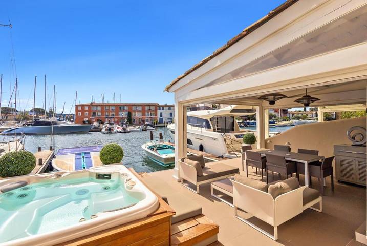 Villa pour 8 personnes, avec terrasse et vue dans Port Grimaud