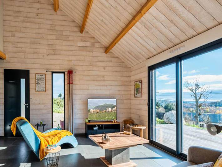 Gîte pour 5 personnes, avec terrasse ainsi que piscine et jardin dans Le Buisson