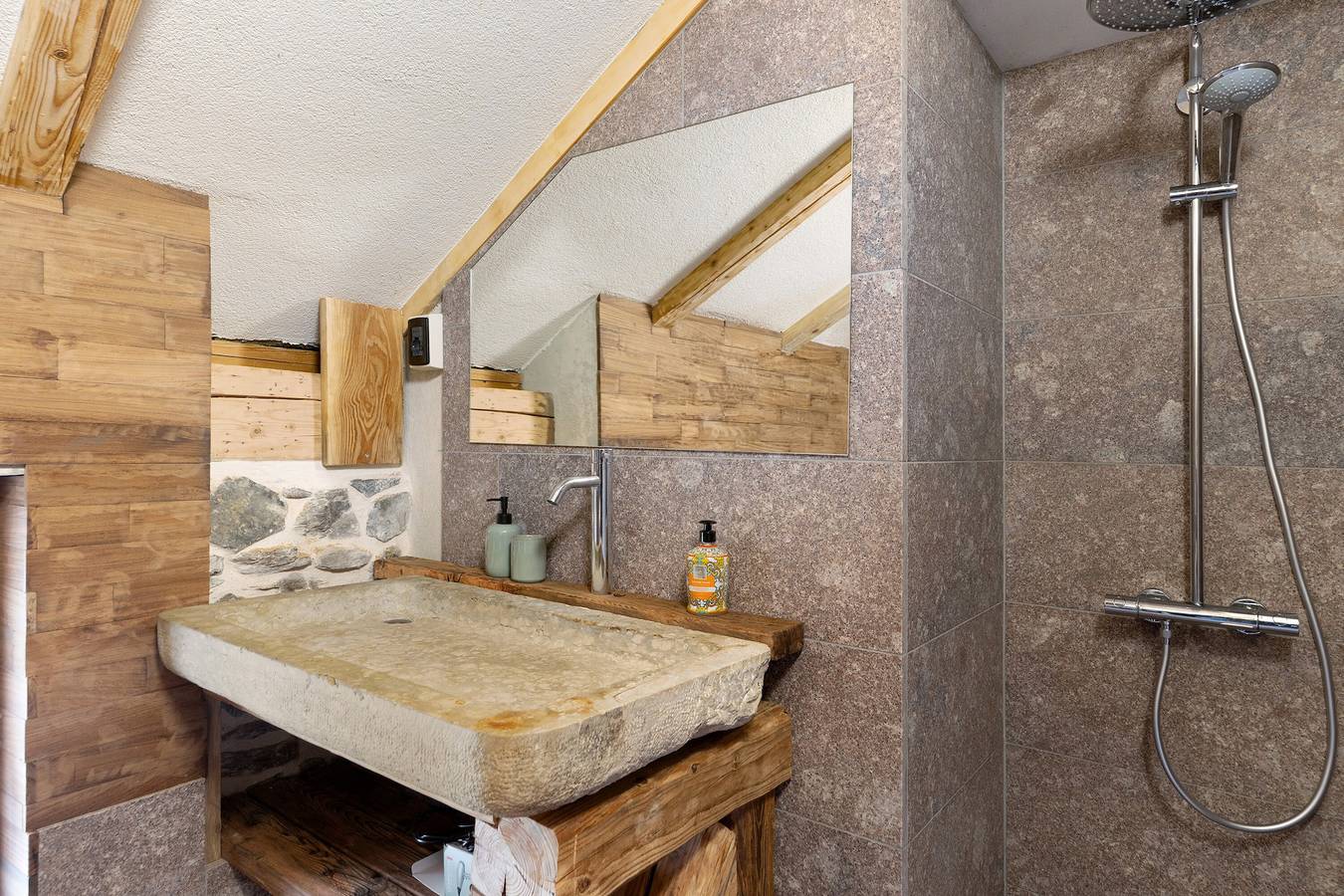 Chalet 'Baita Dal Bigolaro' met Uitzicht op de Bergen, Privétuin en Balkon, foto 15