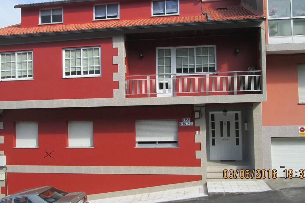 Entire apartment, Bueu: apartment/ flat - 3 rooms - 2/4 personshouse with garden in Bueu, Rías Baixas