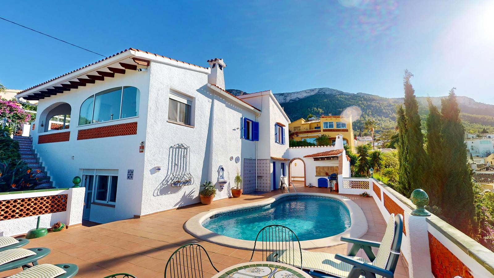 Villa for 8 - 9 people in Denia with private pool, wifi, A/C in Montgo, Dénia