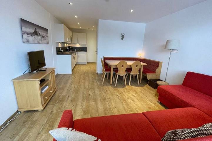 Ferienwohnung für 6 Personen, mit Balkon und Whirlpool sowie Pool und Sauna