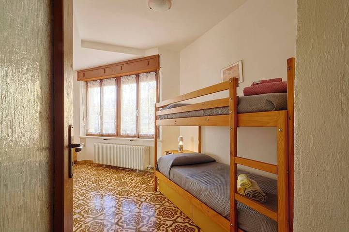 Casa Patron-Large Italian Alps Holiday Home Italy- 1h from Turin- Pet friendly in Pecco, Val di Chy