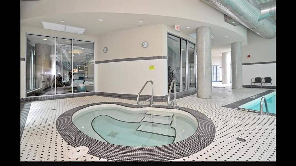 Ganze Wohnung, 1 Br in the Heart of Downtown: Parking, Pool & Gym . Property #22-157614 in Vancouver, British-Columbia