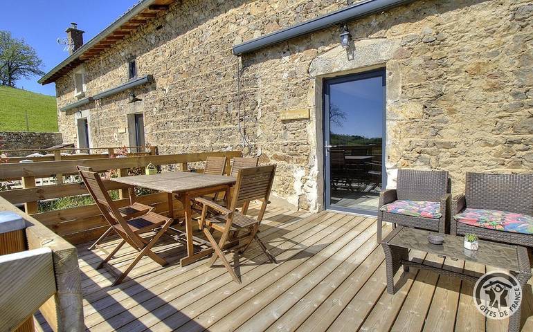 Gîte pour 4 personnes, avec Terrasse et Jardin dans Rhône - 3