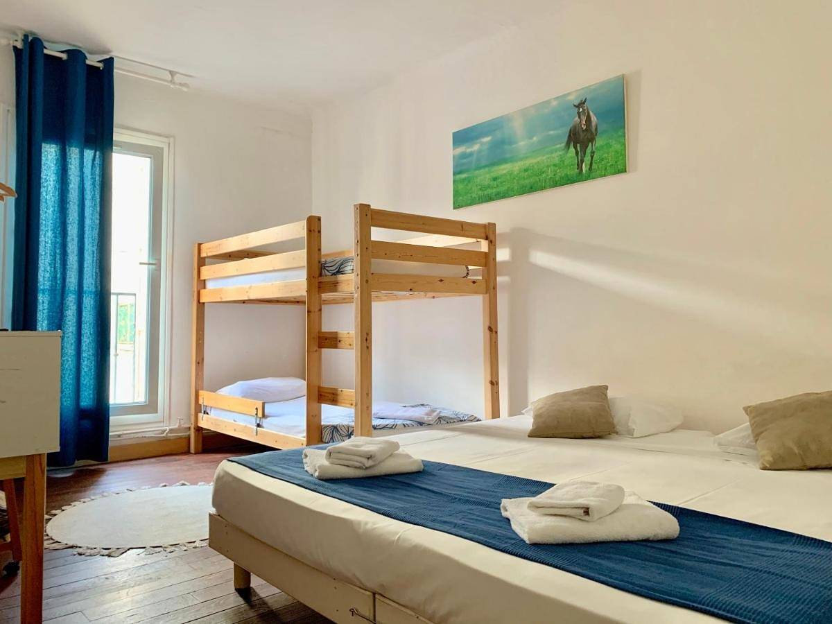 Basic Single Room with Shared Shower and Shared Toilet in Le Boulou, Région de Céret