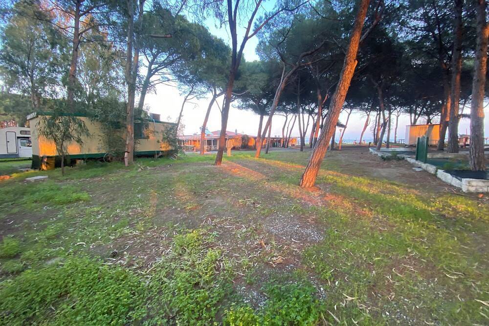 Camping surrounded by nature within walking distance from the sea in Borgia, Catanzaro Provinz