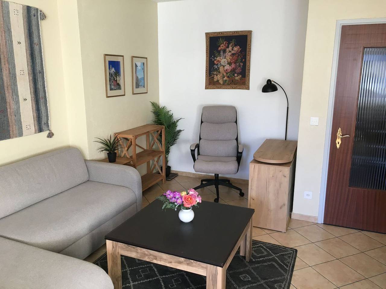 Appartement entier, Wohnung praktisch an Seepromenade an zentraler und sonniger Lage in Locarno, Alpes tessinoises