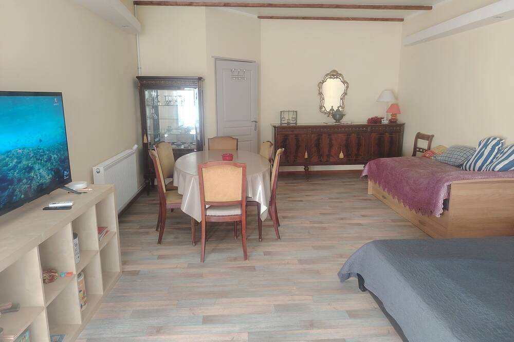 Appartement entier, Perpignan Appart 5 mns Centre,Palais  Congrès et Exposition 5 personnes (5 Lits) in Perpignan, Côte d'Améthyste