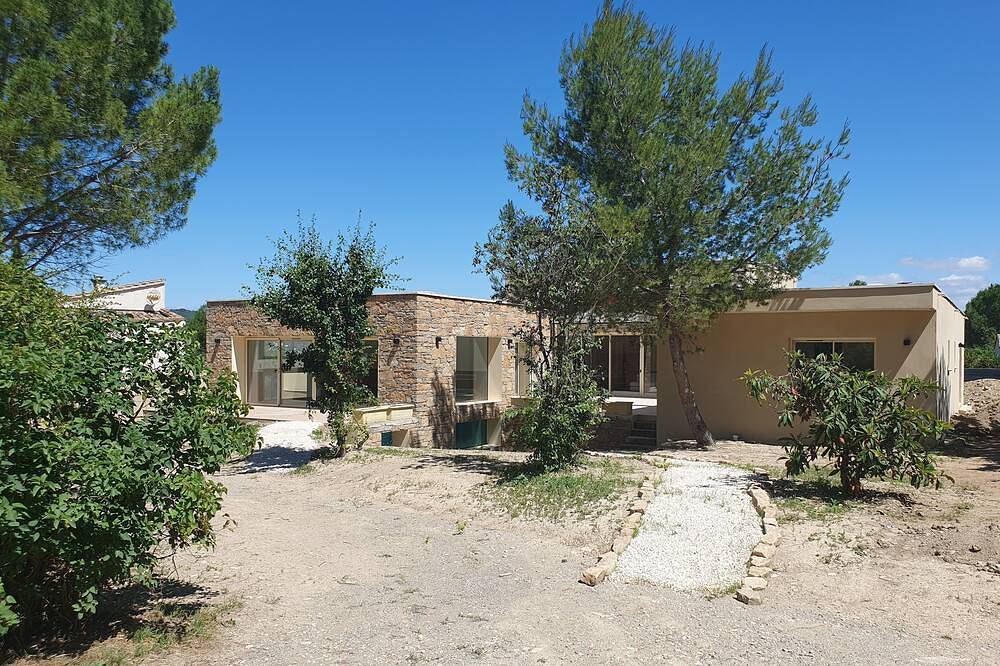 Maison d'architecte avec piscine intérieure chauffée, borne arcade,baby, billard in Crespian, Région de Nîmes