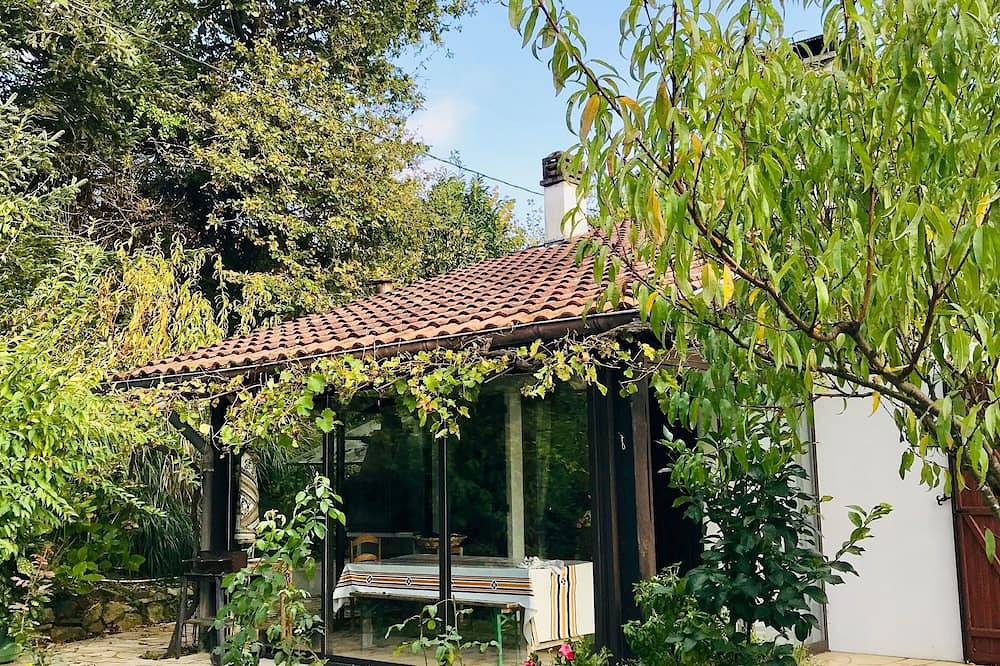 Detached house in a green setting. in Ascain, Bayonne region