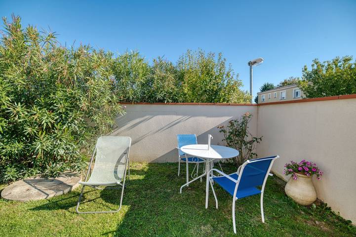 Estudio entero, Estudio 'Gîte Le Colibri' con terraza privada, jardín privado y Wi-Fi in La Salvetat-Saint-Gilles, Toulouse region