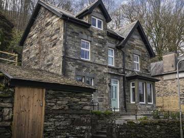 Log Cabin for 12 People in Betws-y-Coed, Conwy region, Photo 1