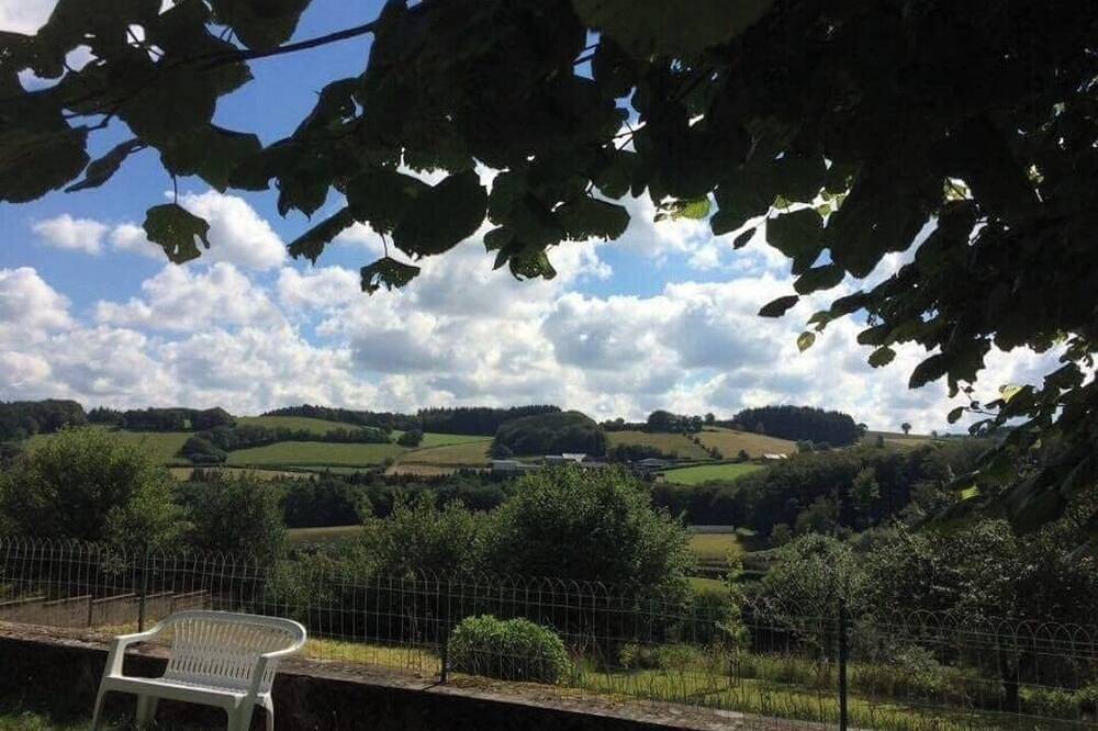 3 Bedroom Private vacation home in Moux-en-Morvan in Moux-en-Morvan, Natuurpark Morvan