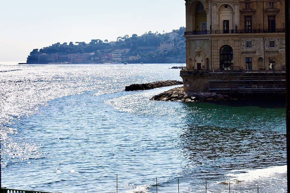 Ganze Wohnung, Loft mit Strand in Posillipo in Spiaggia Largo Sermoneta, Neapel