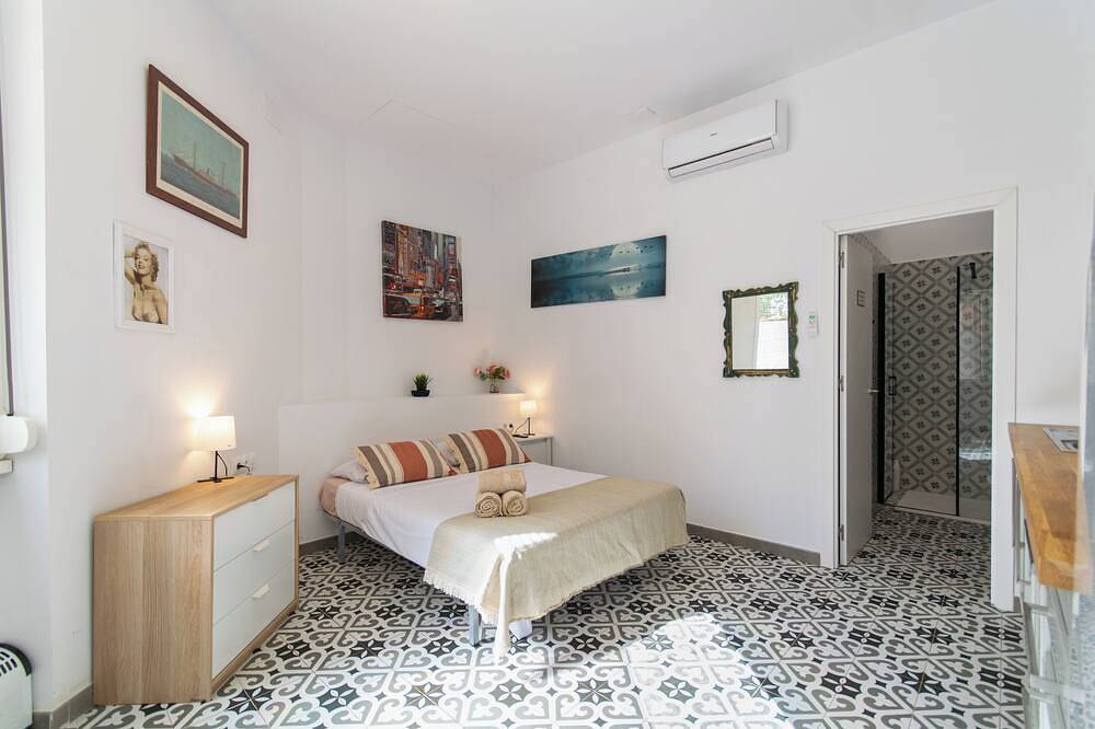 Appartement entier, Fully equipped studio, 15 minutes from downtown Bcn, 8 min. walk from the beach in Sant Adrià de Besòs, Barcelonès