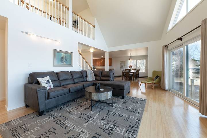 Vacation house for 7 people, with terrace and yard in Maine