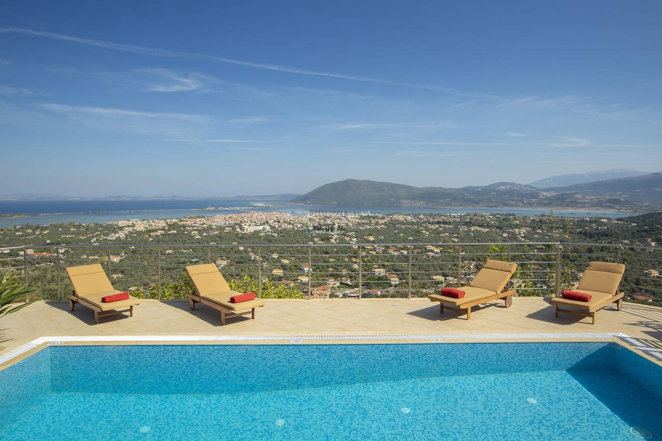 Luxury stone-made villa with exceptional view & pool in Απόλπαινα, Πόλη της Λευκάδας