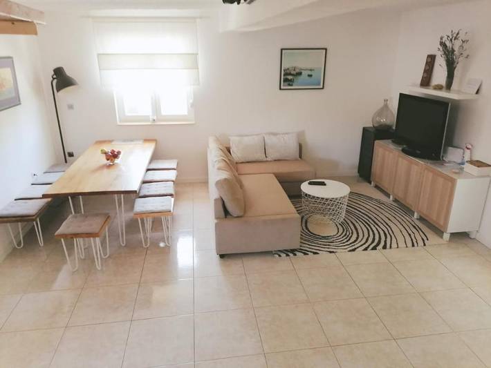 Ferienhaus für 8 Personen, mit Garten und Ausblick sowie Pool, mit Haustier in Razanac