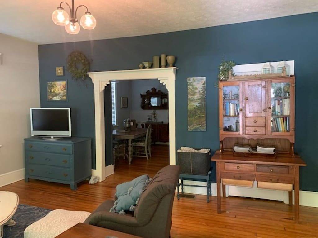 1920's and 2020's...the best of both! in Saluda, Polk County NC