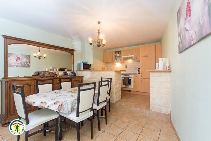Casa rural con jardín, aparcamiento y TV in Saint-Honoré, Isère