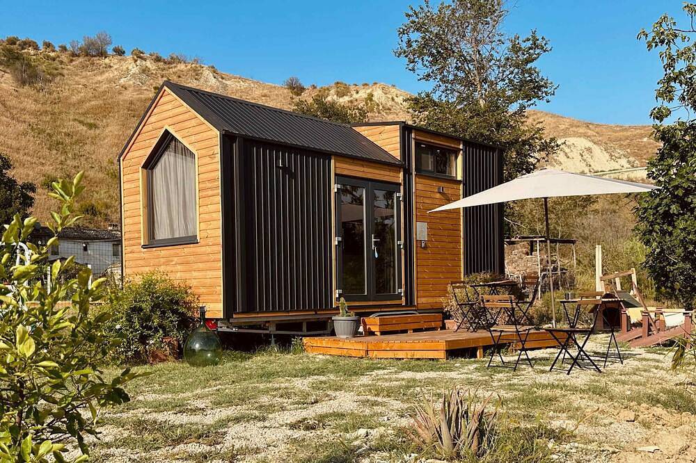 La Casa Errante 1 by Tiny Away in Castilenti, Province de Teramo