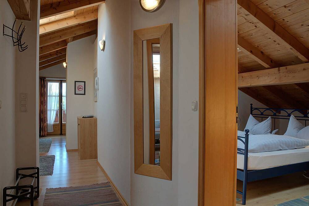 Ganze Wohnung, Ferienwohnung Flake - Ferienwohnung 1 Dg in Gmund, Bayerische Alpen