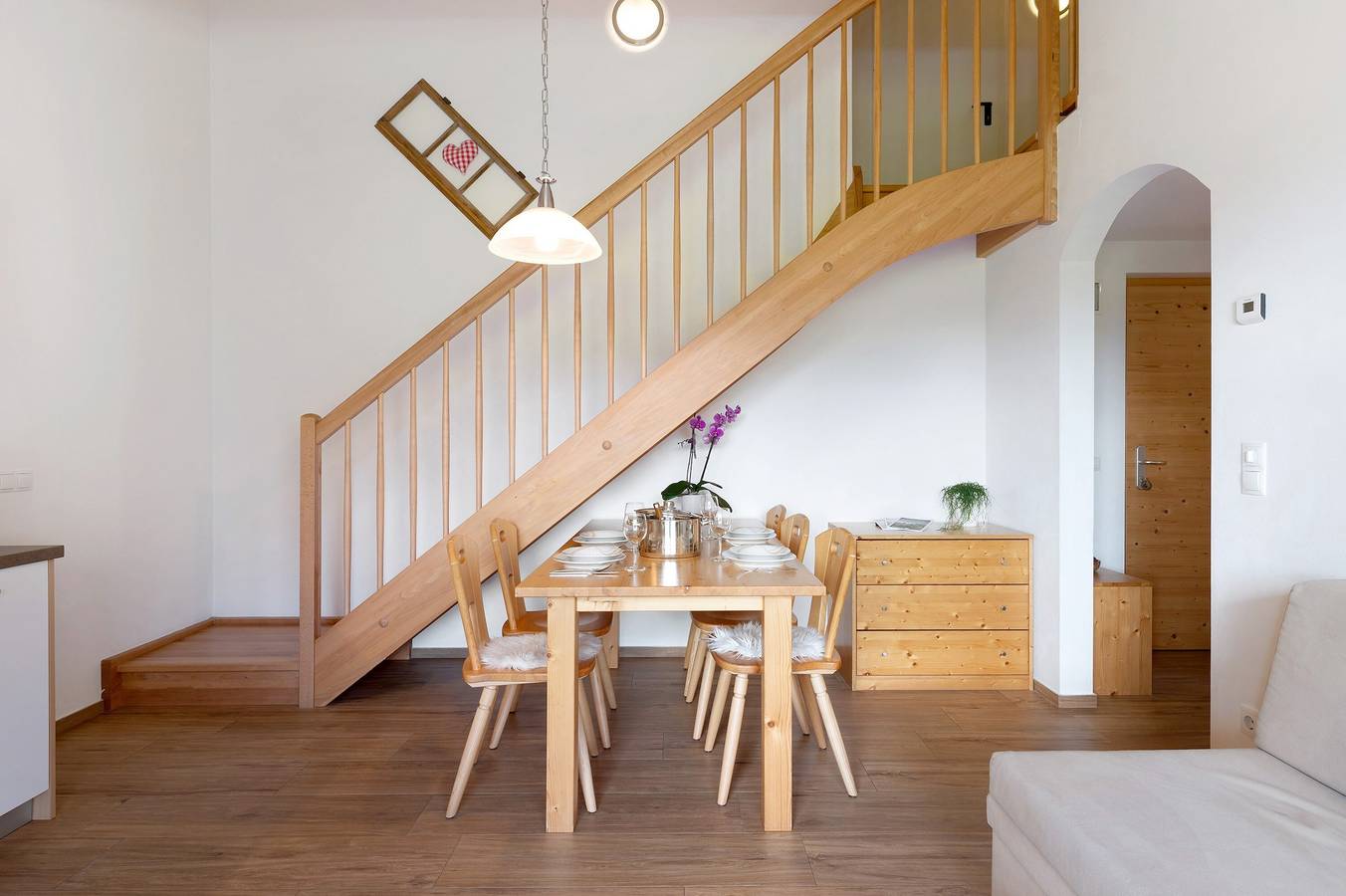 Ganze Wohnung, Ferienwohnung "Stiflerhof Apt Alpenrose" mit Bergblick, Gemeinschaftsgarten und Wlan in Issing, Pfalzen