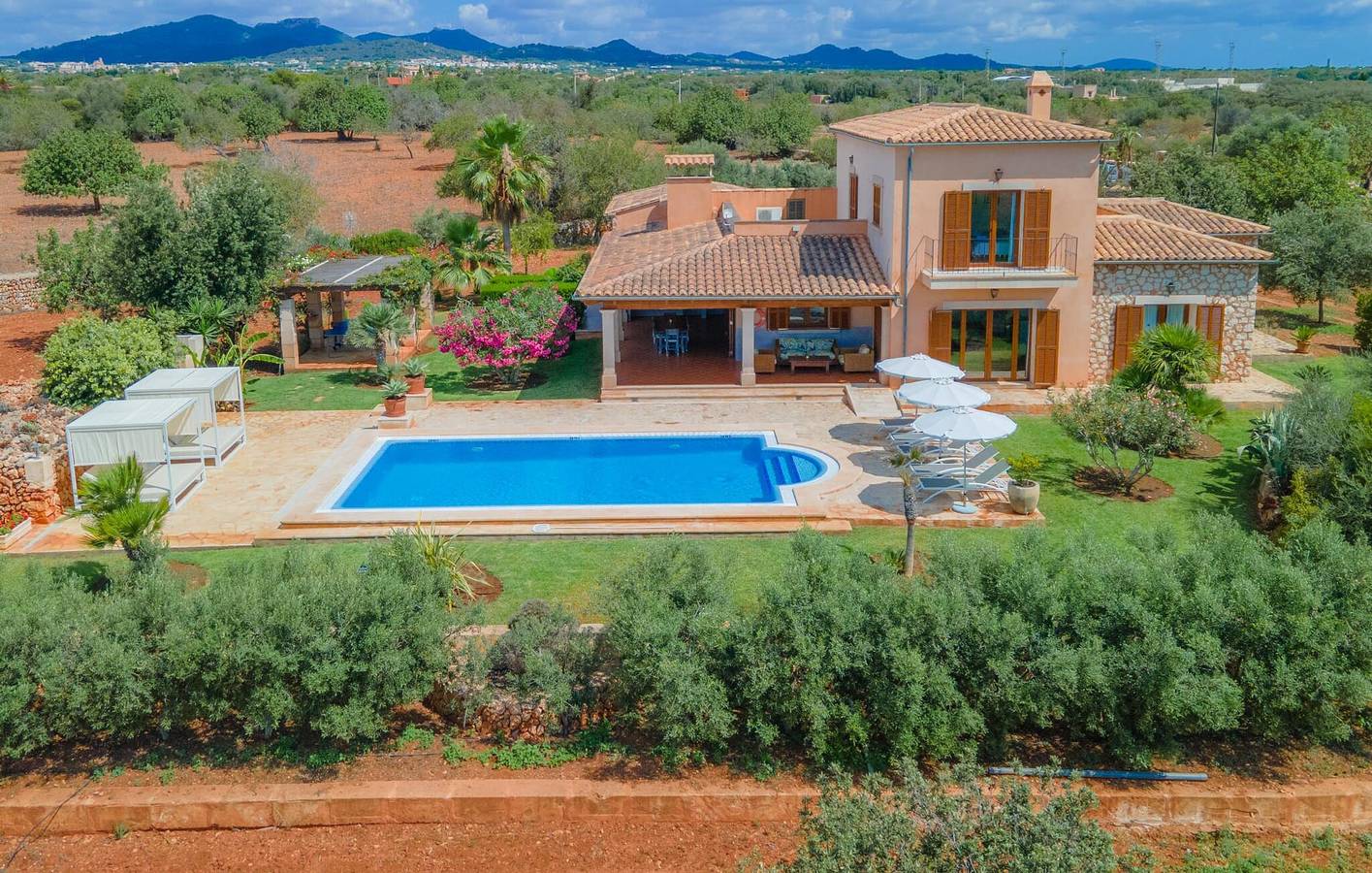 Modern Apartment with Pool, Terrace & AC near Cala Mitjana in Cala d'Or, Santanyí