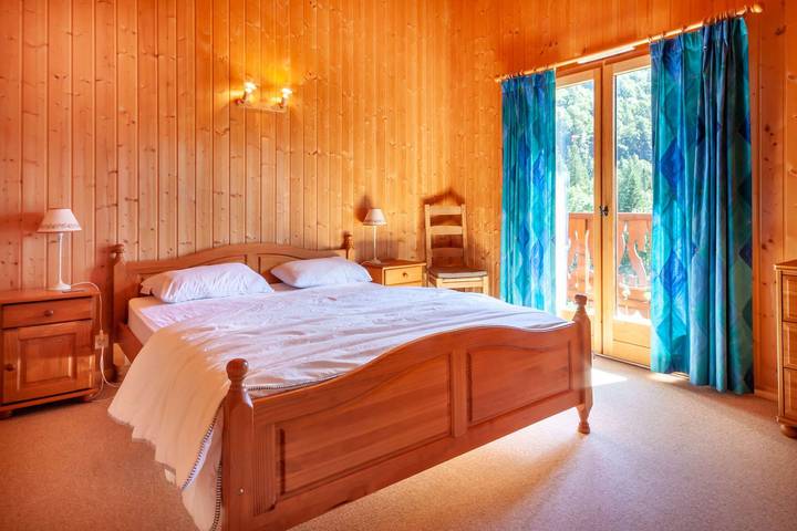 Chalet Clairvaux 5 bedrooms - sleeps 14 persons in Montriond, Les Portes du Soleil