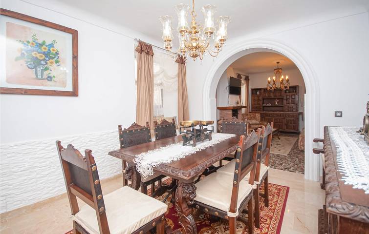 Apartamento vacacional entero, Acogedor apartamento de 85 m2 con WiFi, aire acondicionado, cocina y vistas al río in Montefrío, Provincia de Granada