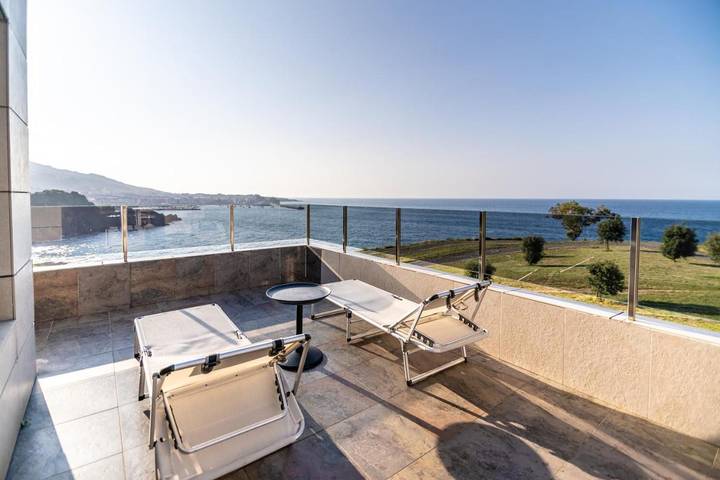 Apartamento para 6 personas, con Balcón y Terraza además de Jardín y Vistas en Castro Urdiales