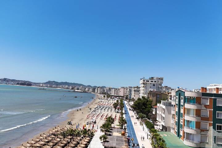 Appartamento per 5 persone, con vista oceano e balcone a Durazzo