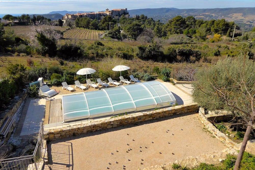 Villa Santa Ana, clim, piscine chauffée, paradis pour enfants, Wifi, vue in Le Castellet, Côte méditerranéenne (France)