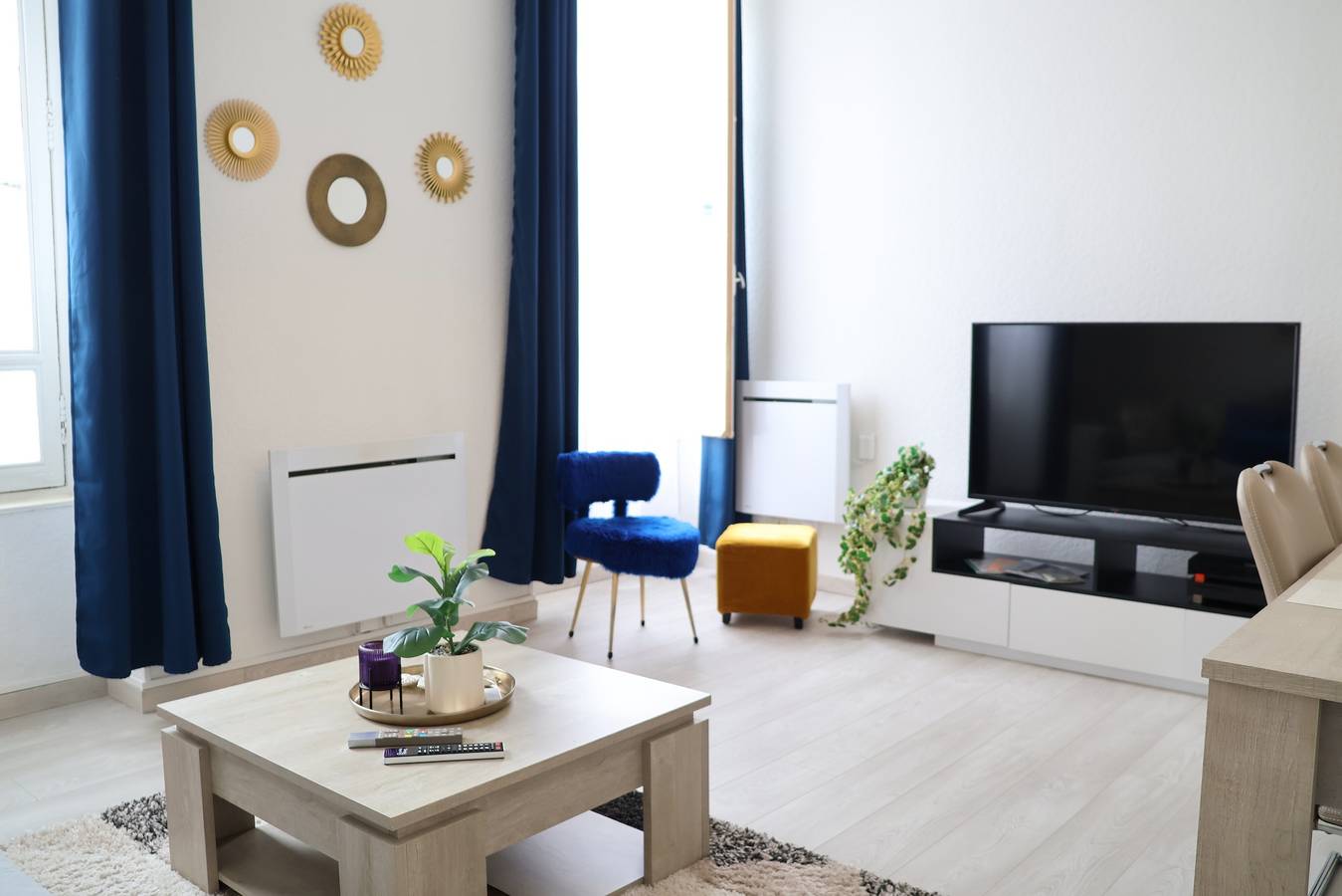 Ganze Wohnung, Apartment 'Casa Azul – Nevers, Nähe Bahnhof & Stadtzentrum in Nevers, Nièvre