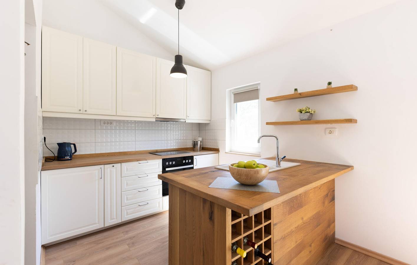 Charmantes Apartment mit 2 Schlafzimmern, Pool und Terrasse, 1 km vom Fluss Sija entfernt in Imotski, Makarska Riviera