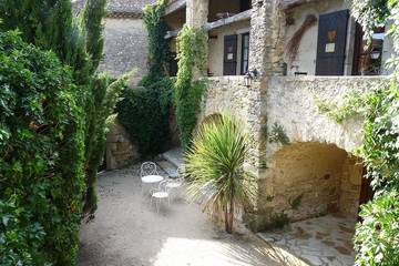 Gîte pour 10 personnes, avec piscine et jardin à Saint-Michel-d'Euzet