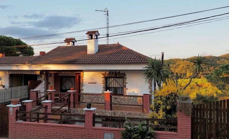 Gîte pour 4 personnes, avec terrasse et vue, animaux acceptés à Tordera - 3