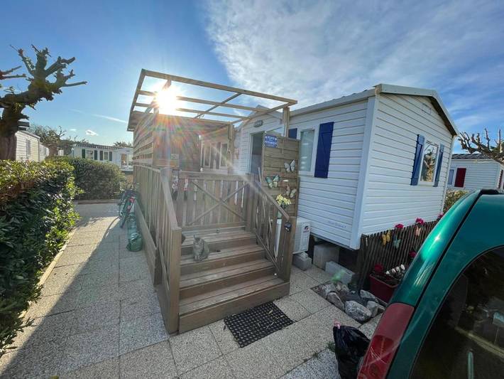 Camping pour 6 personnes, avec piscine ainsi que bassin pour enfant et jardin, adapté aux familles