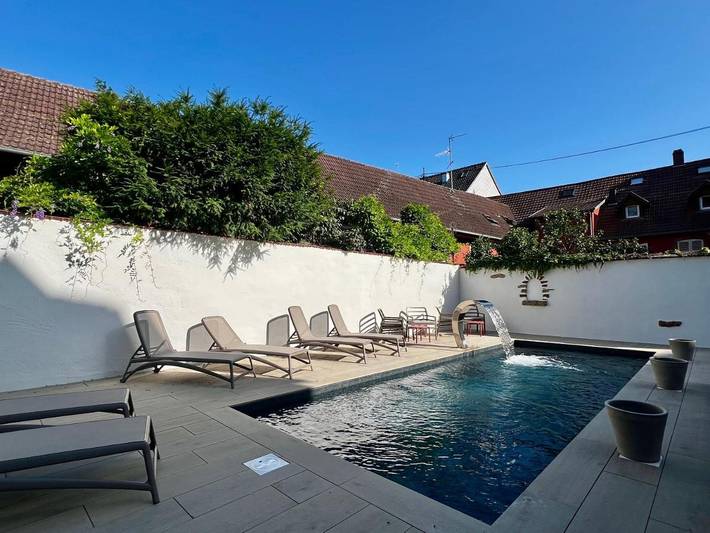 Hôtel pour 2 personnes, avec terrasse ainsi que piscine et vue