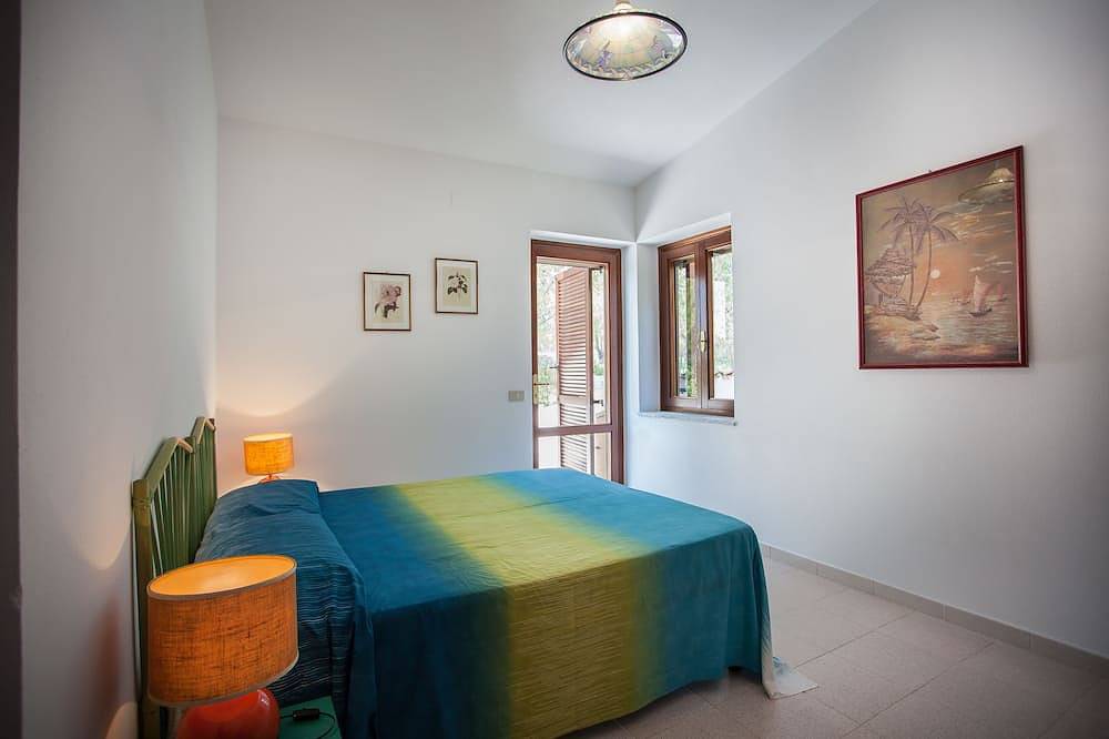 Apartamento entero, Apartamento Oleandro en primera fila, a pocos pasos de la playa (4 Asientos) in Cala Liberotto, Orosei