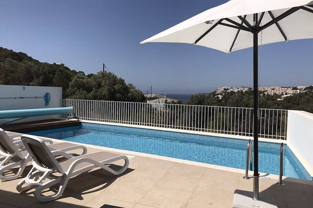 Casa vacanza a Budens a partire da 466€ a notte