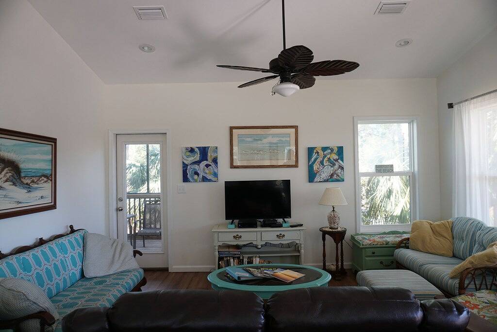 Brandneue Ferienwohnung - nur wenige Schritte vom Strand entfernt! in Indian Pass, Cape San Blas