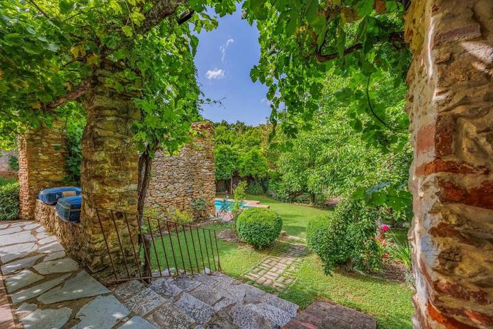Casa rural para 12 personas, con jardín además de vistas y piscina, Se admiten mascotas en Galaroza - 2