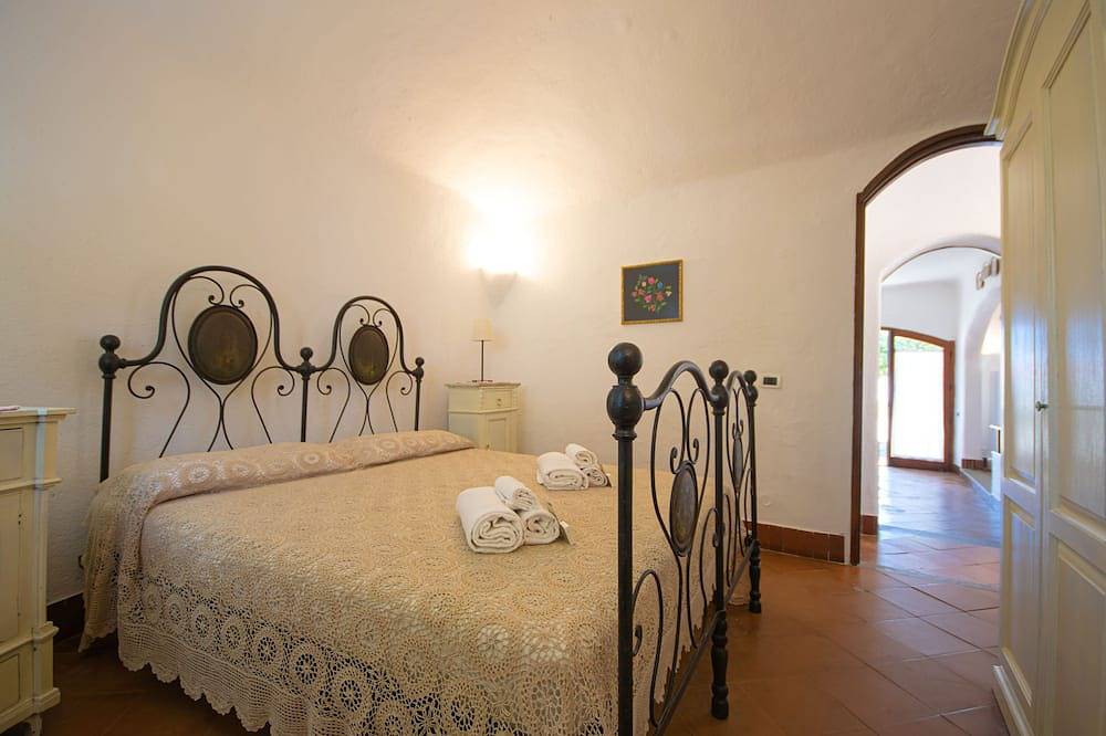 Casa Tonda - Zwei Schlafzimmer Haus, Schläft 5 in San Giovanni (Nuoro), Posada