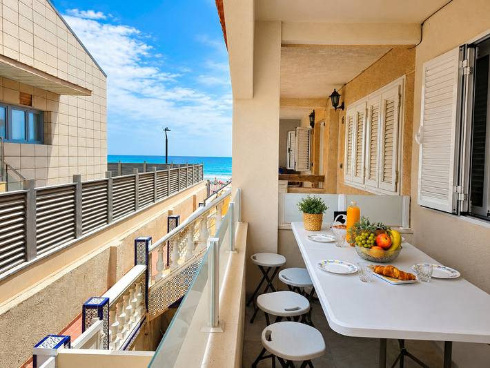Ferienwohnung für 6 Personen, mit Meerblick und Balkon/Terrasse