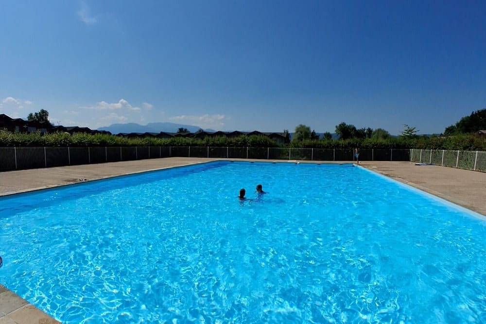 Entire apartment, Cosymontblanc apartment in residence with swimming pool, between lakes and mountains. in Nangy, Saint-Julien-en-Genevois region