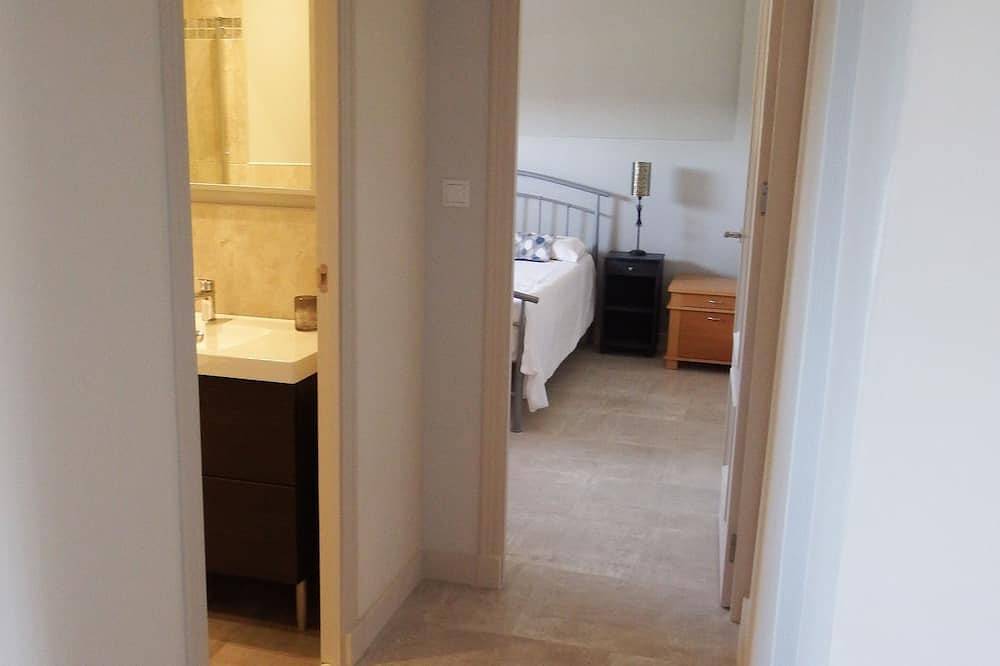 Entire apartment, Apartment with 2 Bedrooms & Terrace in Arboleas, Almería Province