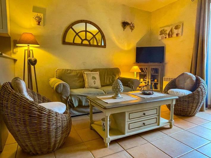 Gîte pour 4 personnes, avec piscine ainsi que jardin et vue dans Village de Gordes - 3