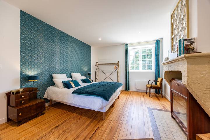 Art Deco Room — 1920s Elegance in Puybarban, Langon region